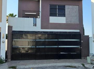 Casa · 197m² · 4 Recámaras · 2 Estacionamientos · L076vc Casa en Venta, Col. Almeria, Apodaca, N. L.