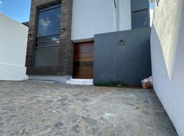 fe8966abba9444d1ae7e20297279924ed501d0035b21bb15d87b794cfd341fd6 · Casa en Venta Altozano, Morelia, Paseo de Los Alpes