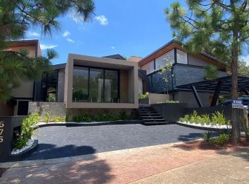 5c374a1f04801dcb48fc82a34bb63c57585a41dbb4c320efbe7f4bdbdd9f2e17 · Casa en Venta en Club de Golf Altozano