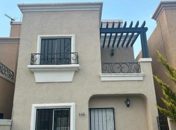 Casa · 90m² · 2 Estacionamientos · Casa Usada en Venta Los Viñedos Pachuca, Hgo.