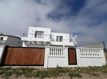 Casa · 200m² · 4 Recámaras · 2 Estacionamientos · Exclusiva Casa Frente Al Mar con Acceso Privado a La Playa y Vistas Panorámicas - (4)