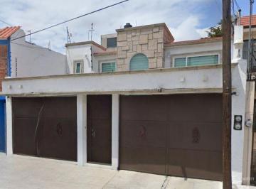 Casa de 4 habitaciones, Metepec · Venta de Casa en Estado de Mexico - Metepec - Casa Blanca