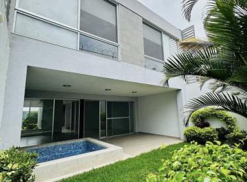 Casa · 310m² · 3 Recámaras · 3 Estacionamientos · Casa Sola en Renta Col. San Cristóbal, Cerca de La Salle, Sat y Portal D10