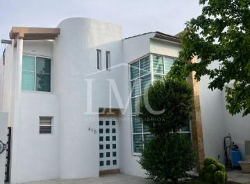 Casa en condominio de 2 habitaciones, Saltillo · En Renta Casa Equipada en Fraccionamiento Las Magnolias
