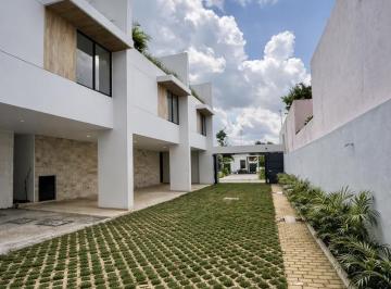 Casa · 185m² · 3 Recámaras · 2 Estacionamientos · Townhouse de 3 Habitaciones con Roof Top en Venta
