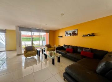 Casa · 168m² · 3 Recámaras · 2 Estacionamientos · Casa en Venta!