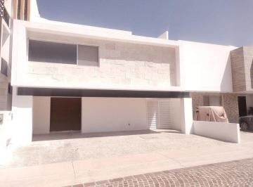 Casa de 3 habitaciones, Querétaro · Vive en Lomas de Juriquilla: Diseño, Privacidad y Espacios Que Evolucionan Contigo