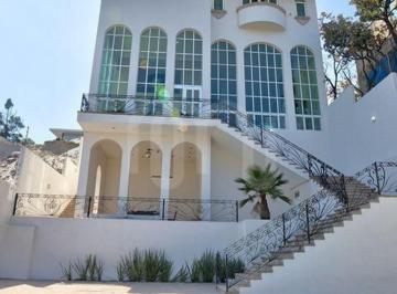 Casa en condominio de 3 habitaciones, Zapopan · Casa en Venta en Bugambilias