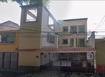 Casa de 4 habitaciones, Coyoacán · Venta de Casa en Coyoacán, Ciudad de Mexico.