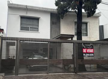 Frente · Casa en Venta en Lagos del Bosque Sur, Monterrey