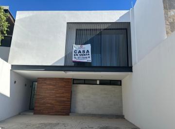 Casa · 246m² · 3 Recámaras · 2 Estacionamientos · Casa en Venta Nueva El Mayorazgo