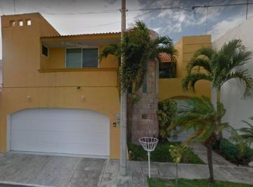 Casa de 4 habitaciones, Boca del Río · Venta de Casa en Veracruz - Boca del Rio - Fraccionamiento Costa de Oro