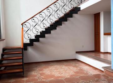 Casa · 260m² · 3 Recámaras · 2 Estacionamientos · Casa en Privado 3 Rec, Cuarto Empleada, Jardin. Cerca Uvaq