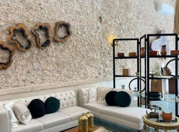 Una joya colonial en el corazón del Centro Histórico de Mérida, ubicada en el tr · Casona Colonial Remodelada y Amueblada en Venta en El Centro de Mérida.