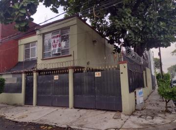 Casa de 4 habitaciones, Gustavo A. Madero · Casa en Esquina (Solo Venta)