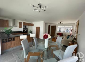 Casa · 170m² · 3 Recámaras · 2 Estacionamientos · Casa con 35 m de Jardin en Venta en Tlaxcalancingo
