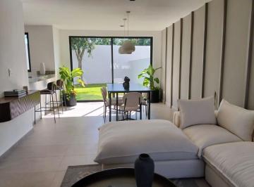 Casa de 2 habitaciones, Mérida · Casa en Venta, Caucel Mérida.