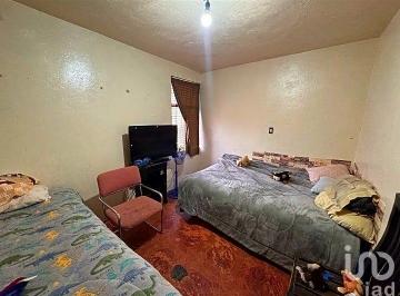 Casa · 291m² · 4 Recámaras · 2 Estacionamientos · Casa en Venta en Nezahualcóyotl