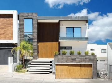 Casa de 3 habitaciones, Chihuahua · Casa en Venta en Asturias Frente a Parque y Esquina, Zona Cantera