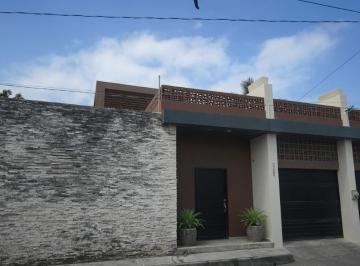 Casa de 5 habitaciones, Boca del Río · Casa con 5 Recámaras y Alberca en Venta en Boca del Río