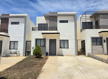 Casa · 180m² · 3 Recámaras · 2 Estacionamientos · Casa en Arietas Privadas
