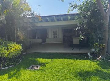 Casa en condominio de 4 habitaciones, Xochitepec · Casa con 216 m² de Superficie de Terreno y 4 Habitaciones en Venta en Colinas de Santa Fe
