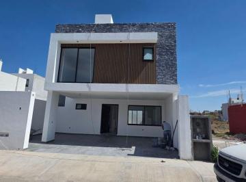 Casa de 3 habitaciones, San Juan del Río · Venta Casa Sjr Qro Lomas de Banthi por Av Los Patos 3r 2b 2 Mb Gran Diseño y Acabados de Lujo