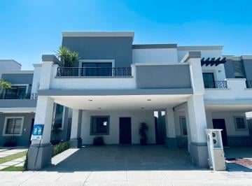 Casa de 3 habitaciones, Pachuca · Venta de Hermosa Casa con Cuarto de Tv y Habitaciones Amplias