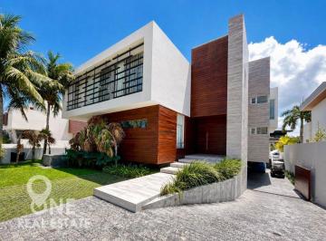 Casa de 6 habitaciones, Cancún · Casa en Venta Puerto Cancún | Frente a Canal con Salida Al Mar