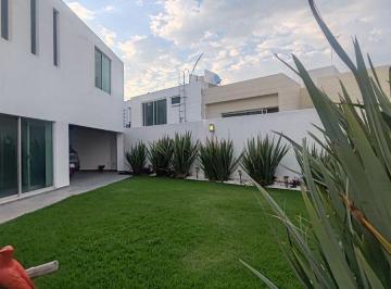 Casa de 4 habitaciones, León · Casa en Venta Barranca del Refugio en Esquina
