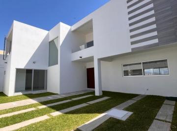 Casa · 400m² · 5 Recámaras · 3 Estacionamientos · Casa - Fraccionamiento Burgos Bugambilias