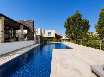 Casa de 4 habitaciones, El Marqués · Hermosa Casa en Renta ┃alberca ┃ 3 Habitaciones ┃ Sala Tv ┃jardin