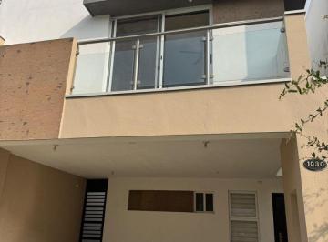 Casa de 3 habitaciones, García · Casa en Cumbres Britana con Jacuzzi en Renta
