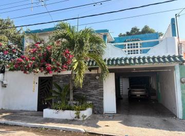1 · Casa en Venta en Playa Linda, Veracruz