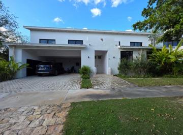 Casa de 4 habitaciones, Mérida · Casa en Renta en Yucatán Country Club | Privada Kutz | $80,000 + Mantenimiento