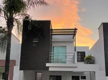 Casa · 153m² · 3 Recámaras · 2 Estacionamientos · Casa en Residencial de La Sierra