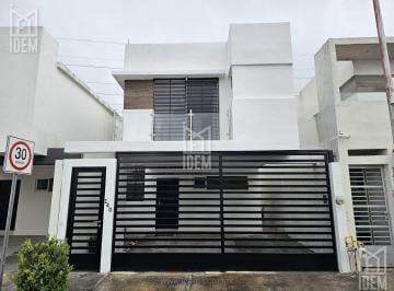 Casa · 100m² · 3 Recámaras · 2 Estacionamientos · 0523 - Privadas Borneo, Moderno Apodaca Iicasa