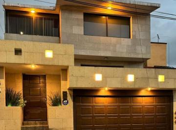 Casa de 4 habitaciones, Naucalpan de Juárez · Casa en Venta Jardines de Satélite, Naucalpan Precio de Oportunidad