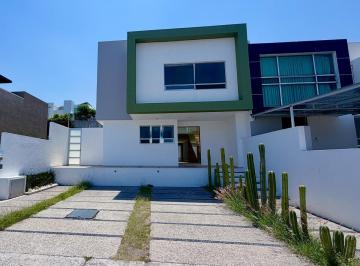 Casa · 290m² · 3 Recámaras · 3 Estacionamientos · Casas en Renta Cumbres del Lago Juriquilla Qro Gps