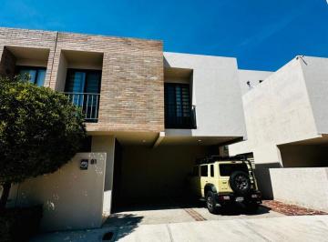 Casa en condominio de 3 habitaciones, El Marqués · Venta de Casa de Lujo con Vista Increíble Al Valle en Tierra Pura Zibata