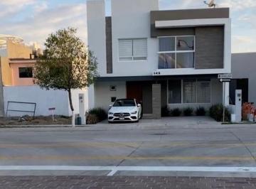 Casa de 3 habitaciones, León · Casa Moderna y Amplia en Zona Sur, Ubicación Privilegiada