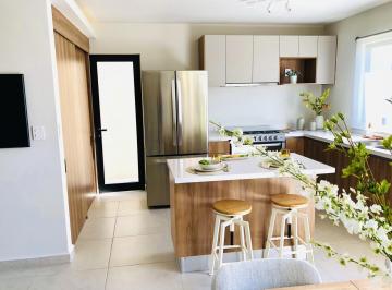 Casa · 143m² · 3 Recámaras · 2 Estacionamientos · Casa en Ciudad Meseta con Sala de Tv