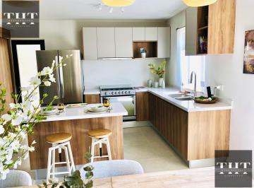 Casa · 143m² · 3 Recámaras · 2 Estacionamientos · Casa en Zakia con Sala de Tv