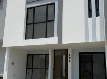 Casa · 197m² · 4 Recámaras · 2 Estacionamientos · Casa en Fraccionamiento Valle Imperial