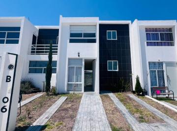 Casa · 76m² · 2 Recámaras · 2 Estacionamientos · Renta de Casa en Fraccionamiento La Vida Corregidora Condominio Cigales