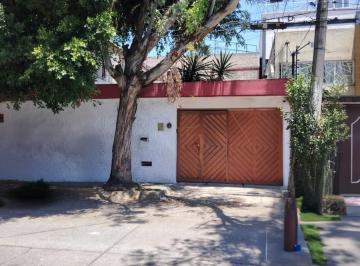 Casa · 310m² · 6 Estacionamientos · Casa en Jardines de Santa Mónica