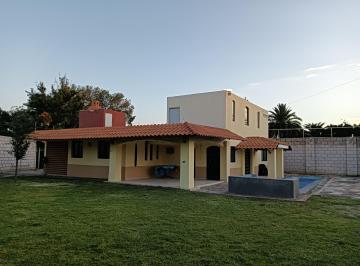 Casa de 4 habitaciones, León · Gran Jardín, Alberca, Cerca de Acceso Principal