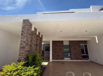 Casa de 3 habitaciones, Saltillo · Casa en Renta en Terrazas Residencial