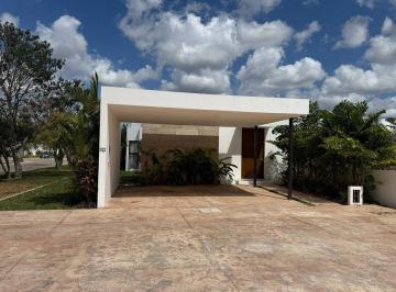 fedfe9c036abcb09486e2a0144c2397e4d081c2471a0030df73f8dd0e935e9ef · Casa de 2 Recamaras en El Norte de Merida en Privada