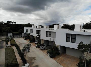 9ac74f5c6336912e22ab1a67467e13f774ef29f2da916e5d2148eec5d18d9eb9 · Casa en Privada Ubicada en Conkal